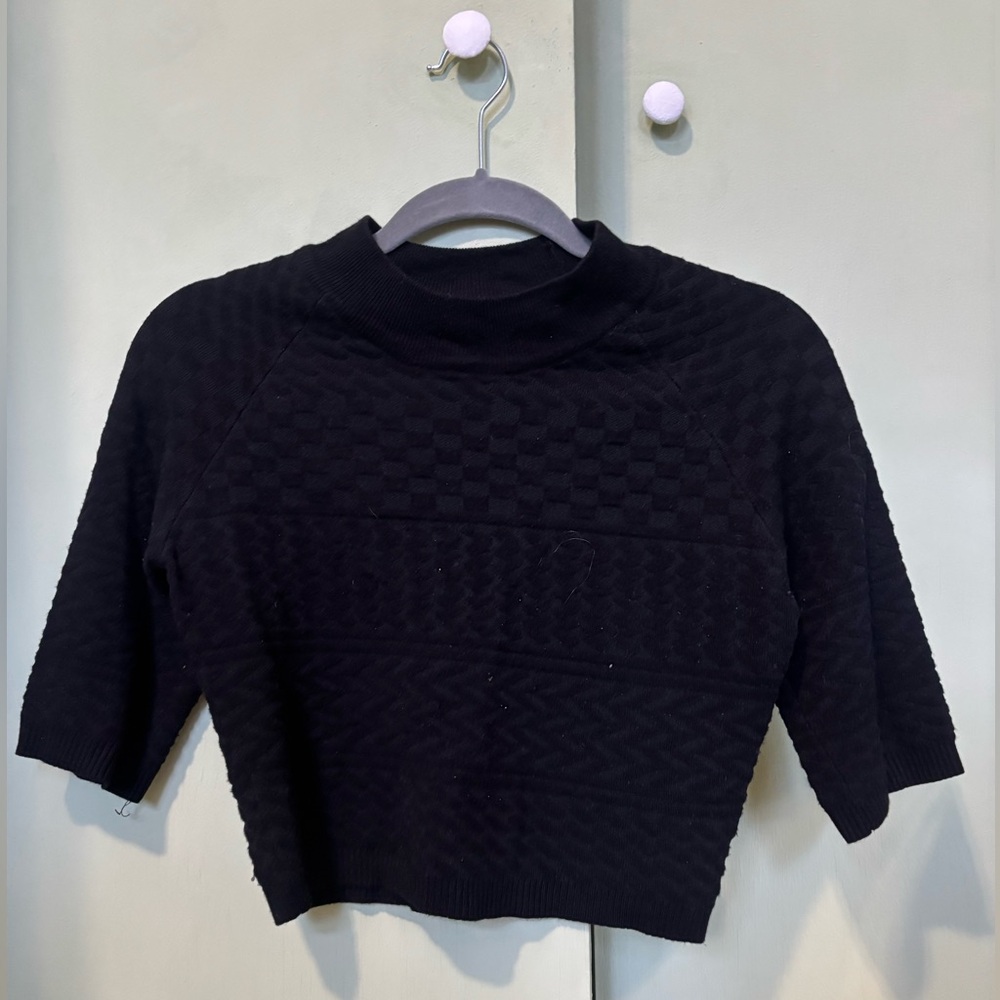 Classic Black Cropped Knit Top - Women's Short Sleeve Sweater